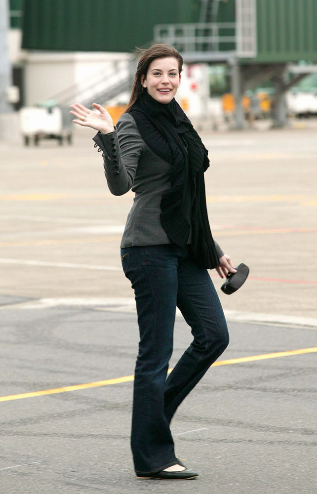 Leaving New Zealand after The Return Of The King Premiere, December 2nd 2003