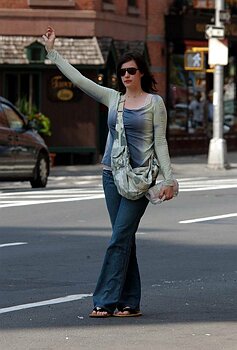 Pregnant Liv waiting for a Taxi in New York, June 23rd 2004