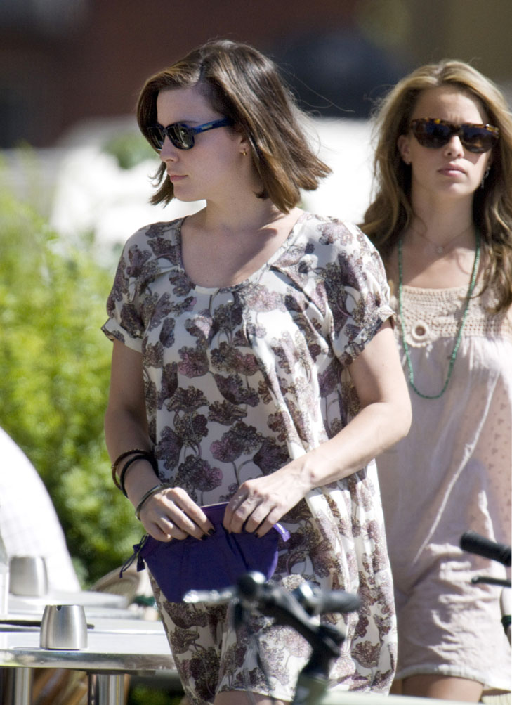with sister - Chelsea Tyler