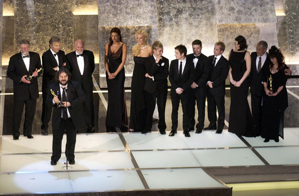 Oscars 2004 - with LOTR cast and crew after winning "Best Picture" award