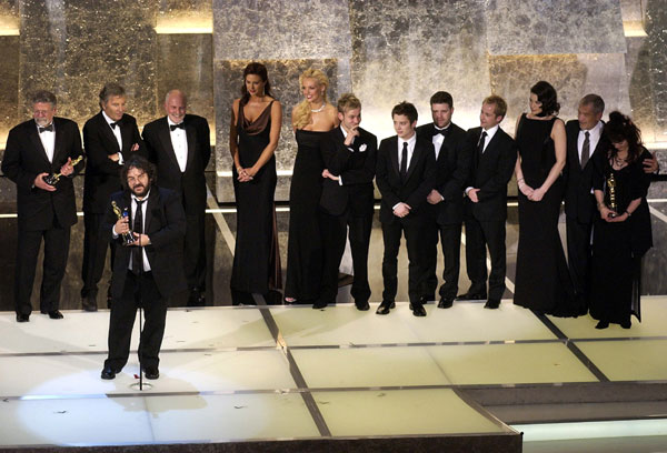 Oscars 2004 - with LOTR cast and crew after winning "Best Picture" award