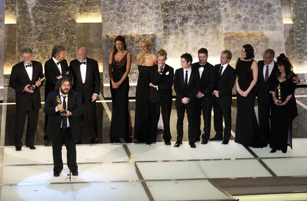 Oscars 2004 - with LOTR cast and crew after winning "Best Picture" award