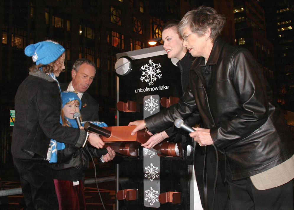with NYC Mayor Michael Bloomberg, UNICEF Executive Director Carol Bellamy and contest winners