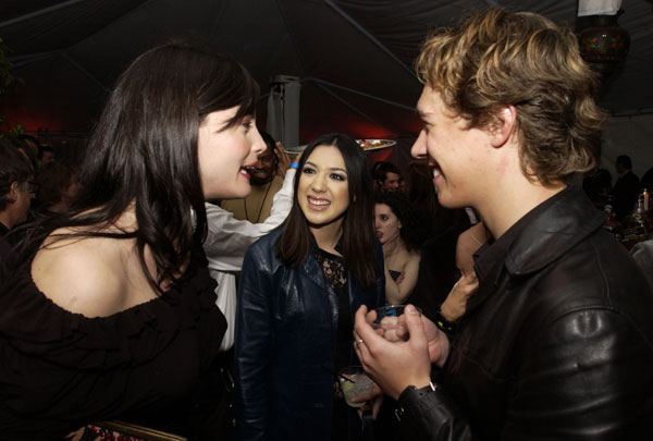 with Isaac Hanson and Michelle Branch - at mtvICON, April 2002