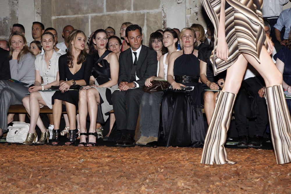 with sister Chelsea Tyler, Charlote Gainsbourg and Patricia Arquette