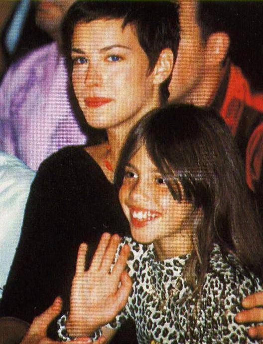 with sister - Chelsea Tyler