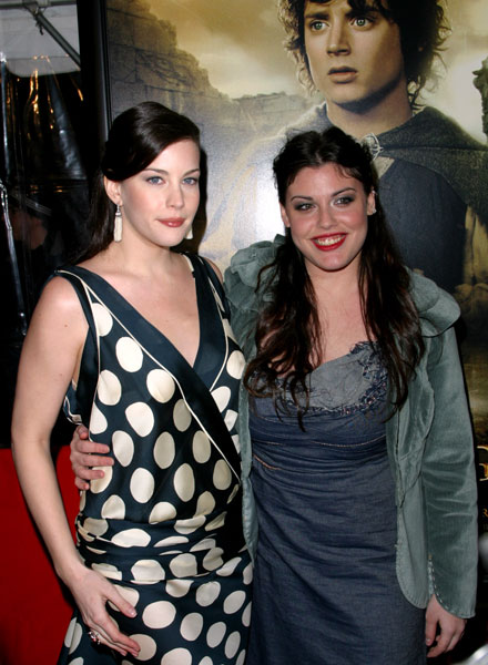 with sister Mia Tyler - at The Two Towers Premiere, New York, December 5th 2002