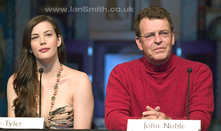 with John Noble - at The Return Of The King Press Conference, Wellington, December 1st 2003Photo by Ian Smith