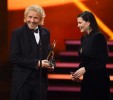 Presenting an award to Thomas Gottschalk